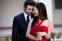 “Vay tình” gái quán, chàng kỹ sư quỳ gối van xin vợ cứu nguy