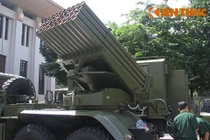 "Bão lửa" BM-21 Việt Nam tự động hóa, kíp lái yên tâm ngồi hầm khai hỏa