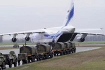 Bí ẩn máy bay quân sự Nga chở 35 tấn hàng tới Venezuela