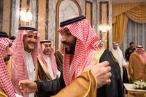 Độc đáo trang phục hoàng gia các nước trên thế giới