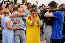 Nga - Ukraine trao đổi tù nhân: Động thái giảm căng thẳng?