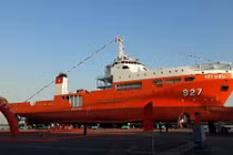 Cận cảnh Hải quân Việt Nam hạ thuỷ tàu chuyên cứu hộ tàu ngầm Yết Kiêu