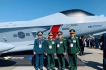 Tiêm kích tàng hình KF-X của Hàn Quốc giới thiệu với Việt Nam