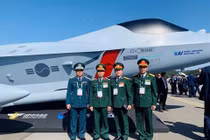 Tiêm kích tàng hình KF-X của Hàn Quốc giới thiệu với Việt Nam