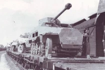 Choáng với cách phát xít Đức độ xe bánh xích thành pháo tự hành