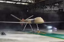 Soi máy bay không người lái nội địa giống hệt hàng Mỹ của "hàng xóm" Việt Nam