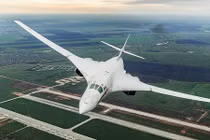 Oanh tạc cơ Tu-160M2 mạnh nhất của Nga xuất hiện ở nơi không ngờ tới 