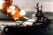 Hải quân mạnh nhất thế giới 244 năm tuổi và những khoảnh khắc để đời