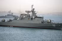 Iran lại khiến thế giới giật mình khi tự "đắp" thêm vũ khí cho khinh hạm