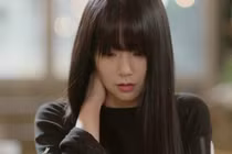 Bí mật kinh hoàng của gã chồng sắp cưới rơi ra từ chiếc tủ cạnh giường