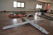 Máy bay không người lái nào đã tấn công giếng dầu Saudi Arabia?