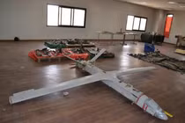 Máy bay không người lái nào đã tấn công giếng dầu Saudi Arabia?