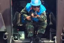 Xem lực lượng "mũ nồi xanh" Việt Nam huấn luyện tại Indonesia