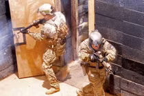 Cận cảnh chiến thuật tác chiến không gian hẹp của biệt kích Mũ Nồi Xanh