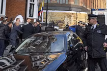 Chiến dịch 36 giờ tống nhà sáng lập WikiLeaks khỏi ĐSQ Ecuador