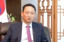 Vị đại sứ đông con ‘thèm’ không khí ấm cúng Tết Việt