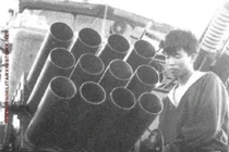 Sáng tạo: Hải quân Việt Nam đưa "pháo dàn" H12 lên tàu chiến từ khi nào?