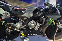 Lộ ảnh Yamaha R1 đường đua đẹp lung linh