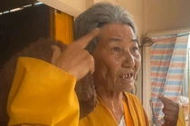 Lật tẩy người phụ nữ giả sư đi xin tiền để nuôi bạn trai 