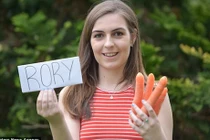 Mắc bệnh lạ, cô gái trẻ nếm mùi vị qua từ ngữ