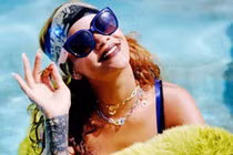 Bí quyết giúp bạn khỏe đẹp khi nghiện đi bơi mùa hè