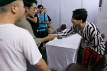 Nhìn Sơn Tùng M-TP thế này hẳn là nhiều người sẽ ngượng!