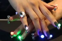 Mốt nail đèn Led phát sáng đang gây sốt Instagram có gì lạ