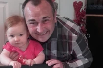 Các mẹ ghen bỏng mắt với ông bố yêu con gái nhất thế giới 