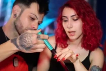 Hết hồn cặp vợ chồng ma cà rồng uống máu nhau ăn thề