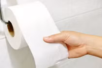 Dùng giấy vệ sinh thế nào cho đúng để không rước bệnh vào người?