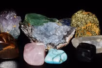 Làm đẹp bằng đá thạch anh của Miranda Kerr có thật sự thần kỳ?