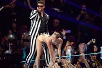 Thế giới giải trí 2013 hiện hình sống động qua ảnh 