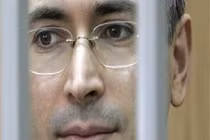 Khi đại gia phải đứng sau song sắt 