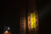 Giàn khoan Nga bị ngăn cản ở Bắc Băng Dương