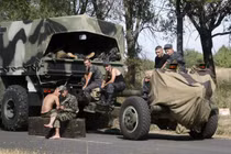 Ly khai Ukraine bao vây thành phố cảng Mariupol