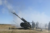 Chùm ảnh pháo ly khai Ukraine khai hoả trong lệnh ngừng bắn