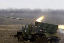 Ukraine bắn rocket vào Slavyansk, 12 người thương vong