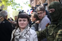 Xem mặt nữ thành viên Right Sector bị bắt ở Slavyansk