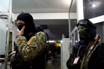 Xuất hiện nhóm vũ trang đánh chiếm trụ sở cảnh sát gần Donetsk