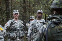 Trấn an đồng minh, Mỹ tập trận…khiêm tốn