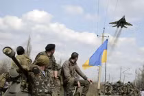 Người dân miền đông Ukraine chuẩn bị “đón” quân đội miền tây