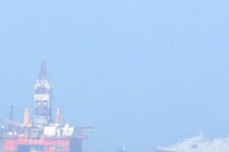Trung Quốc lại điều thêm tàu quân sự tới giàn khoan