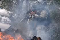 Tổ chức Ân xá Quốc tế: Ukraine cần tuân thủ pháp luật