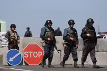 Kiev kêu gọi thống đốc các tỉnh lập quân đội riêng