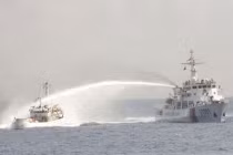 Trung Quốc già mồm cáo buộc Mỹ gây căng thẳng Biển Đông