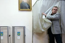 Chưa đến 20% người dân Ukraine đi bầu tổng thống