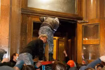 Ukraine dùng quân đội trấn áp biểu tình ở Kharkov