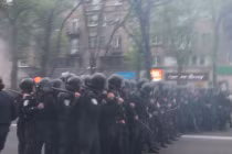 Người biểu tình ủng hộ liên bang hóa ở Donetsk bị tấn công