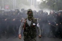 Toàn cảnh cuộc xung đột 2 phe biểu tình ở Donetsk