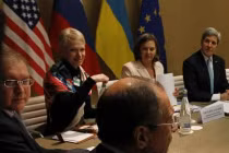 Mỹ, Nga, EU đồng ý "hạ sốt" khủng hoảng Ukraine